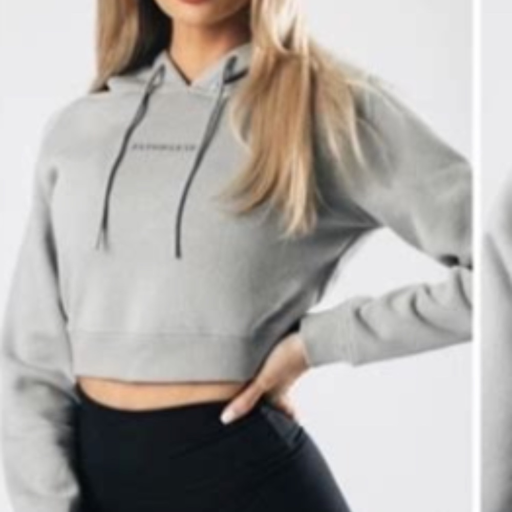 Alphalete Cropped Sweatshirt